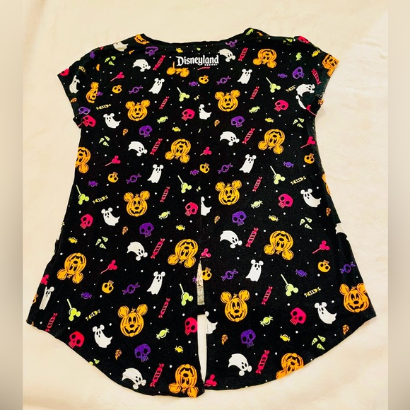 Disney Parks Halloween Icon treats Shirt M Mickey Pumpkin and Ghost - Picture 8 of 8